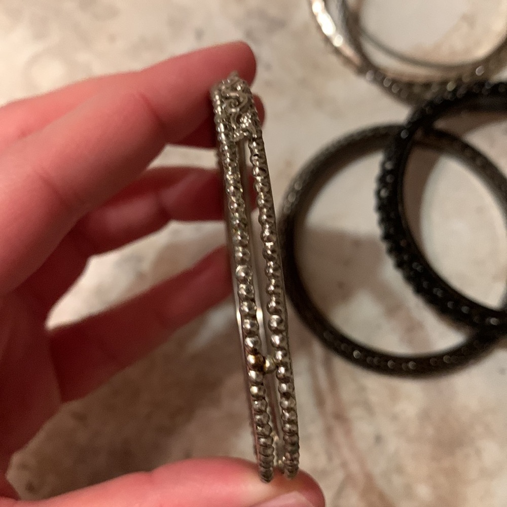 Bracelets - Picture 5 of 8